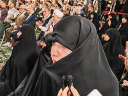 دختر سردار سلامی: پیروزی از آنِ ملت ایران به رهبری امام خامنه‌ای است