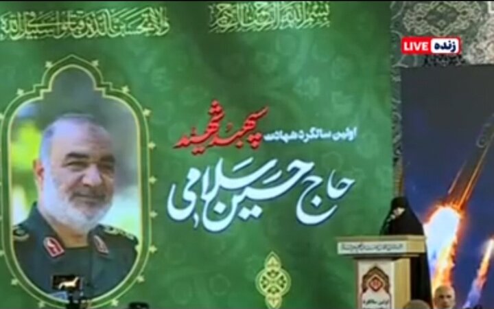 انتقام ما زنده نگه داشتن پرچمی است که دشمن خیال کرد بر زمین می‌افتد