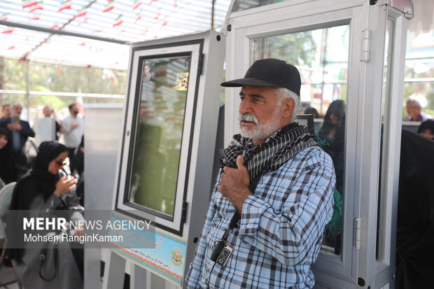 مراسم رونمایی از سنگ مزار سردار سپهبد شهید محمد باقری