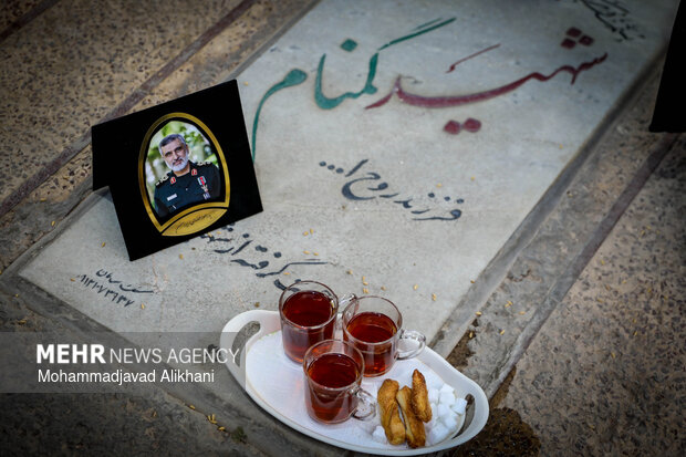 اولین سالگرد شهادت شهیدان حاجیزاده و محمود باقری اولین سالگرد شهادت شهیدان حاجیزاده و محمود باقری