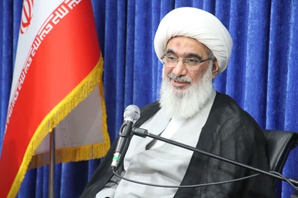 امام جمعه بوشهر: اقتصاد ایران نیازمند برنامه‌ای جامع است