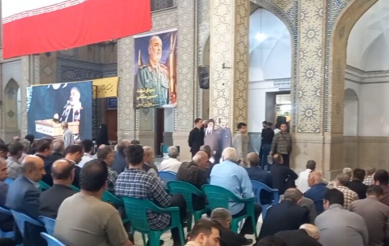مراسم سالگرد سردار شهید حسین سلامی در قبله تهران در حال برگز