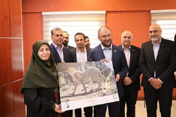 تفاهم‌نامه سه جانبه برای حفاظت از گونه یوزپلنگ آسیایی به امض