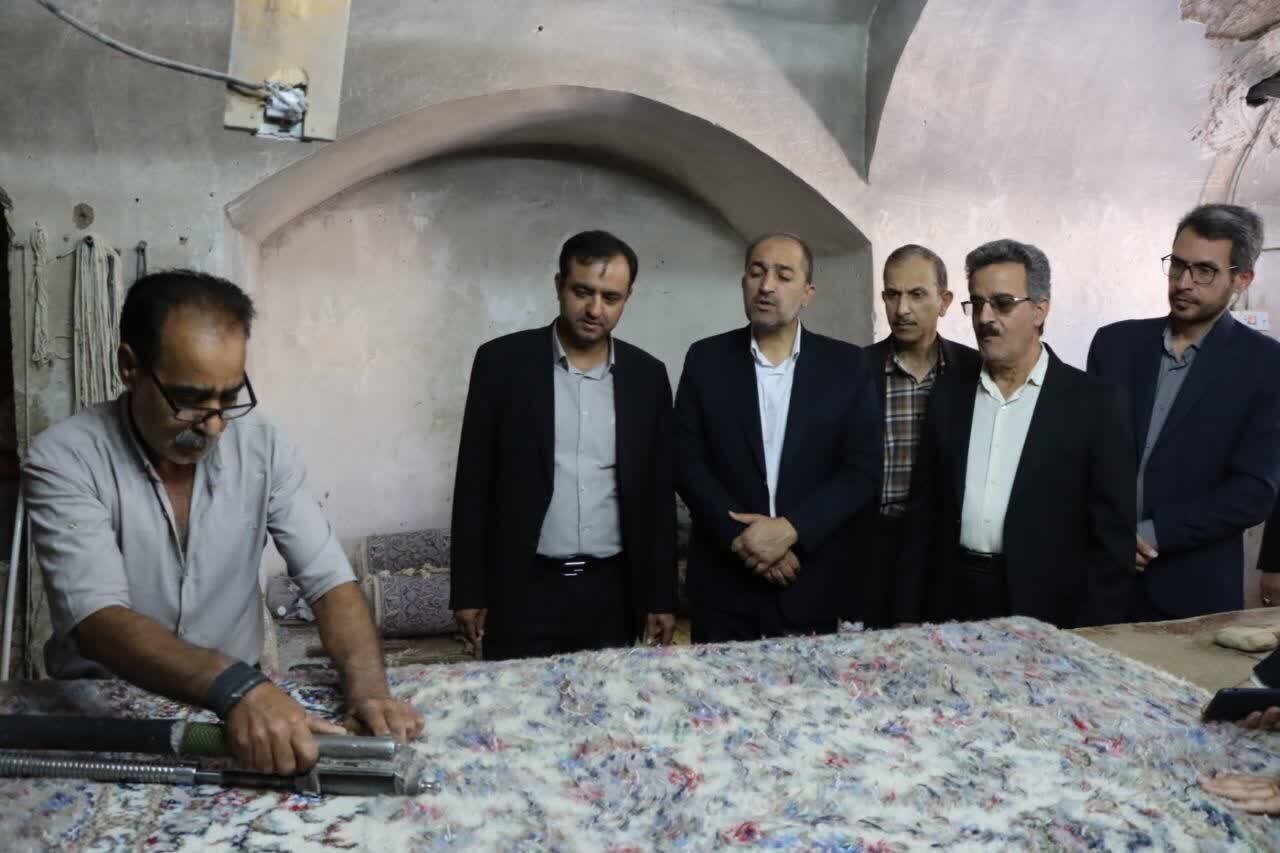 فرش دستباف یزد؛ شناسنامه فرهنگی و اولویت اصلی اشتغال‌زایی اس
