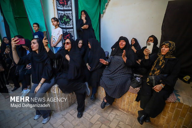آیین سنتی پوش کشی حسینیه بزرگ فهادان یزد