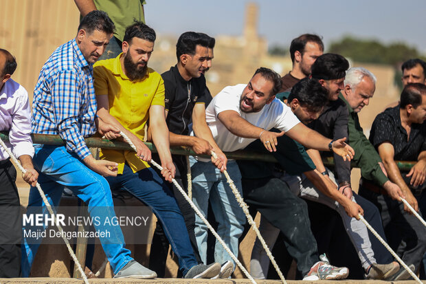 آیین سنتی پوش کشی حسینیه بزرگ فهادان یزد