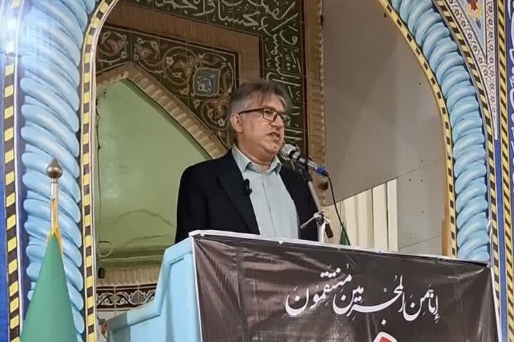 ایزدی: توسعه کشاورزی در دشتستان با جدیت دنبال می شود