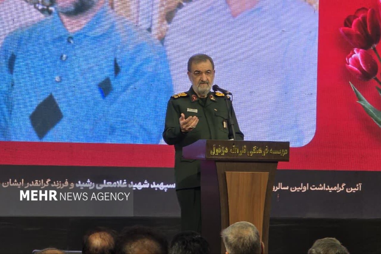 رشيد،ايران،ملت،جنگ،ايستادگي،ادامه،رضايي،سردار،دنيا،انقلاب،سر ...