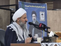 امام جمعه قرچک: ملت ایران از دستاوردهای انقلاب کوتاه نمی‌آید