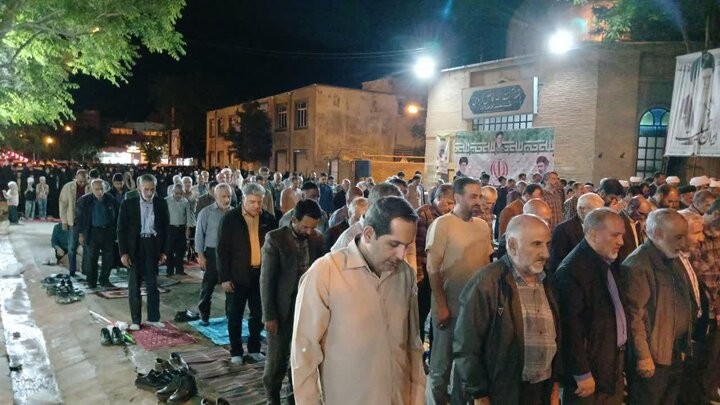 برگزاری نماز استغاثه به امام زمان(عج) در دلگان