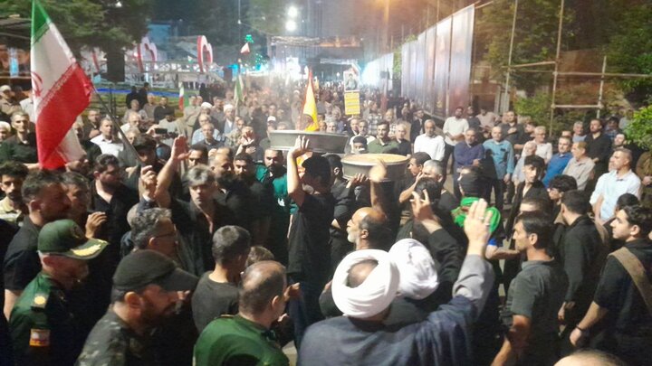 برگزاری آئین سنتی تشت گذاری در اجتماع شبانه مردم آستارا برگزاری آئین سنتی تشت گذاری در اجتماع شبانه مردم آستارا