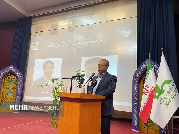 رستمی: روحیه ایستادگی و مقاومت باید هنرمندانه برای کودکان روایت شود