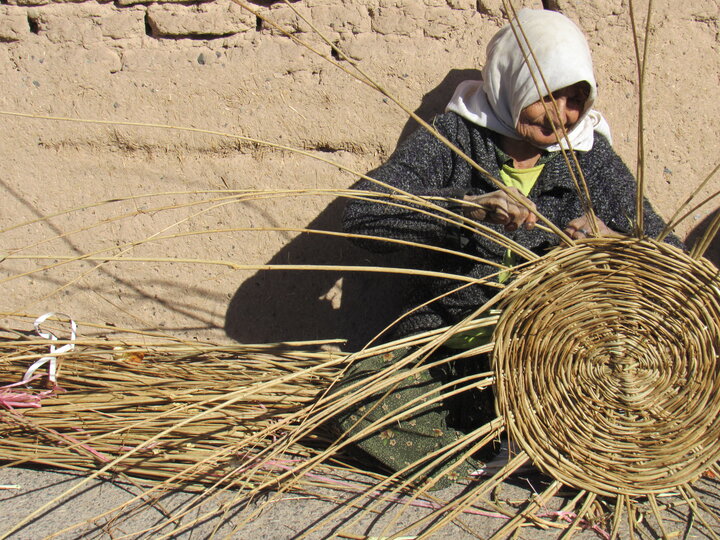 کویر اردستان هنر میآفریند؛ لزوم عرضه صنایع دستی در بناهای تاریخی
