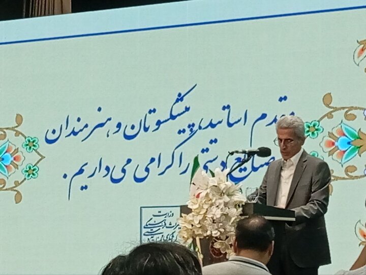 مطالبه بیمه و حمایت جدی‌تر از هنرمندان صنایع‌دستی آذربایجان شرقی