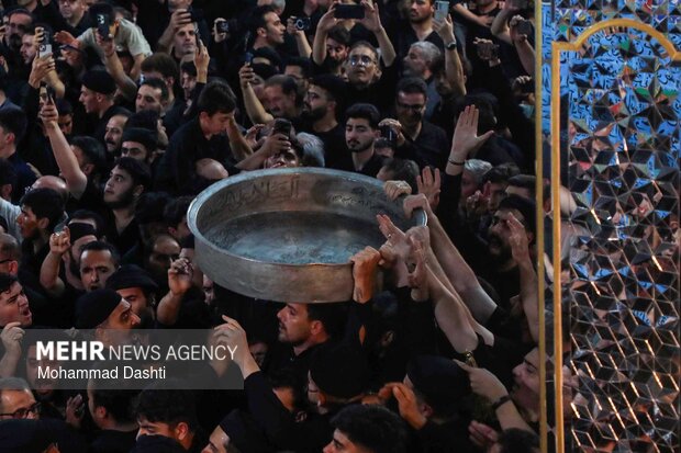 آیین سنتی طشت گذاری مسجد جامع اردبیل