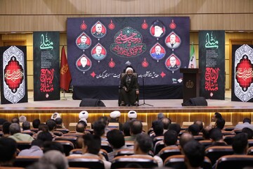 گردهمایی مداحان اهل بیت (ع) در آستانه ماه محرم در کرمان