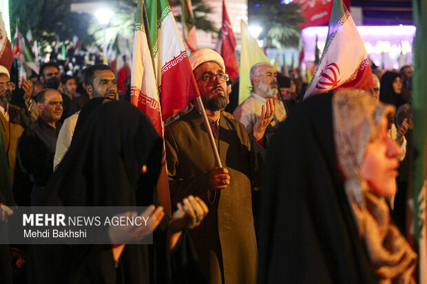 تجمع «لبیک یاخامنه‌ای» قمی ها برای مطالبه تحقّق شروط رهبری در مذاکرات