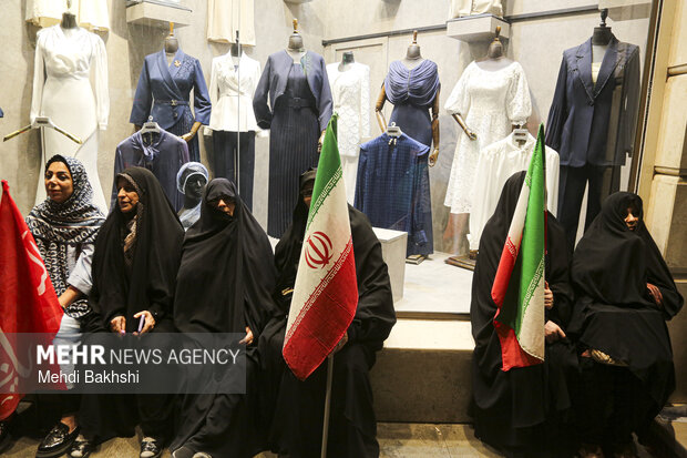 تجمع «لبیک یاخامنه‌ای» قمی ها برای مطالبه تحقّق شروط رهبری در مذاکرات
