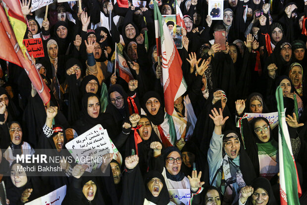 تجمع «لبیک یاخامنه‌ای» قمی ها برای مطالبه تحقّق شروط رهبری در مذاکرات