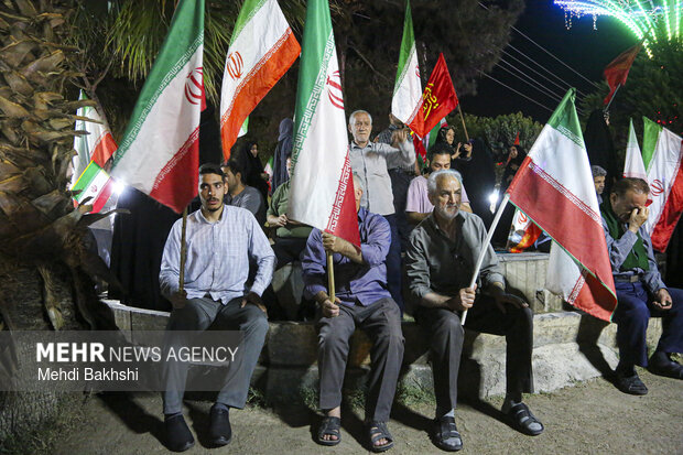 تجمع «لبیک یاخامنه‌ای» قمی ها برای مطالبه تحقّق شروط رهبری در مذاکرات