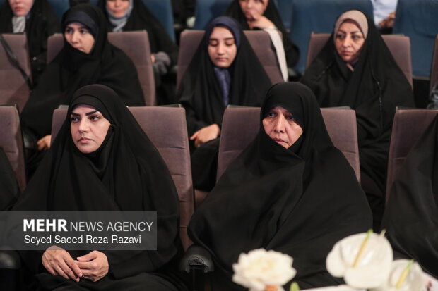 مراسم رونمایی از مجموعه کتاب «آسمان‌دارها»