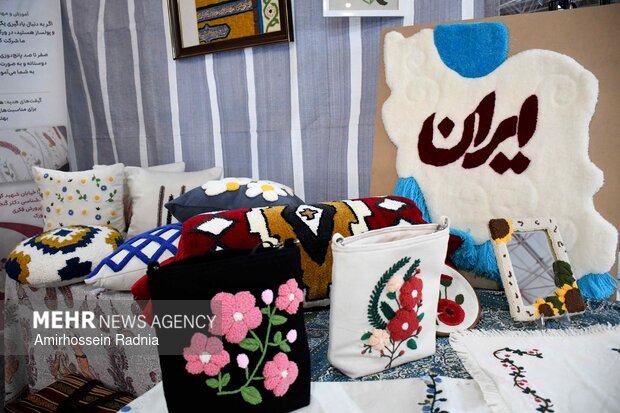 نمایشگاه گل و گیاه در بیرجند