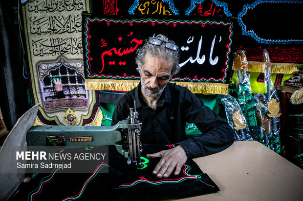 آنها عشق را دور نام حسین علیهالسلام میدوزند
