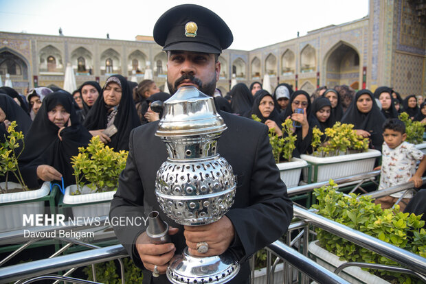 آئین سیاهپوشان حرم مطهر امام رضا (ع)