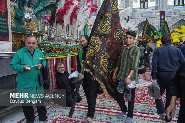 آئین سیاهپوشان حرم مطهر امام رضا (ع)