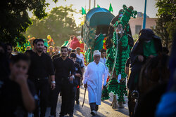 حرکت نمادین کاروان حضرت سیدالشهدا(ع) در یزد