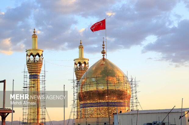 آیین تعویض پرچم گنبد حسینیه اعظم زنجان