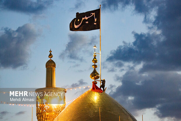 آیین تعویض پرچم گنبد حسینیه اعظم زنجان