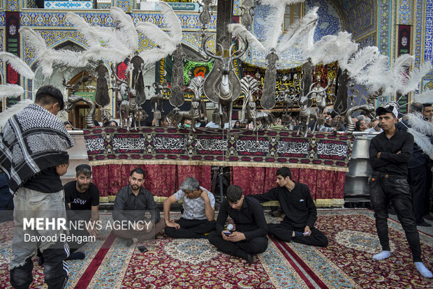 آئین سیاهپوشان حرم امام رضا (ع)
