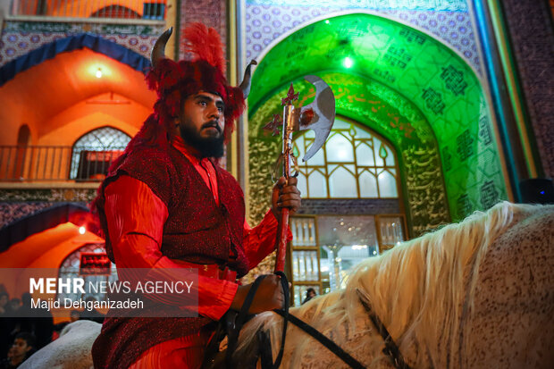 حرکت نمادین کاروان حضرت سیدالشهدا(ع) در یزد