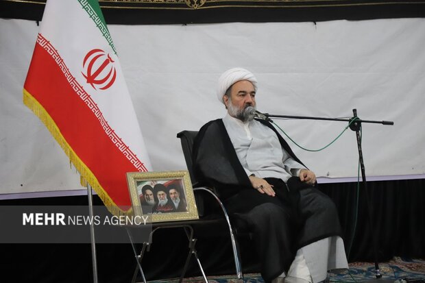 مساجد تراز انقلاب اسلامی نیازمند امامان جماعت توانمند هستند