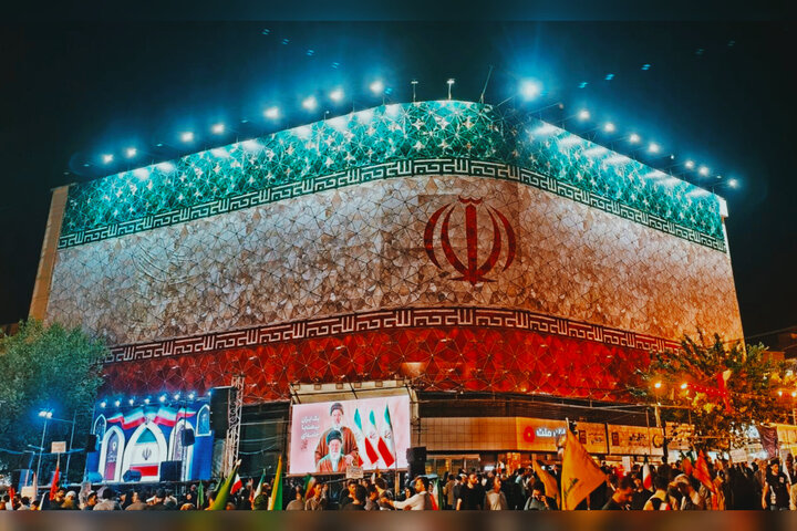 وصیت حاجقاسم روی دیوارنگاره انقلاب نقش بست وصیت حاجقاسم روی دیوارنگاره انقلاب نقش بست