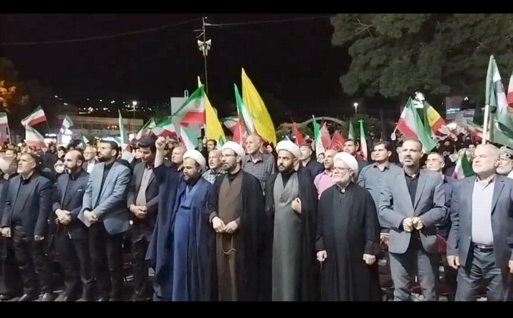 تجمع شبانه سنندجی‌ها و عزاداری ایام محرم در میدان آزادی