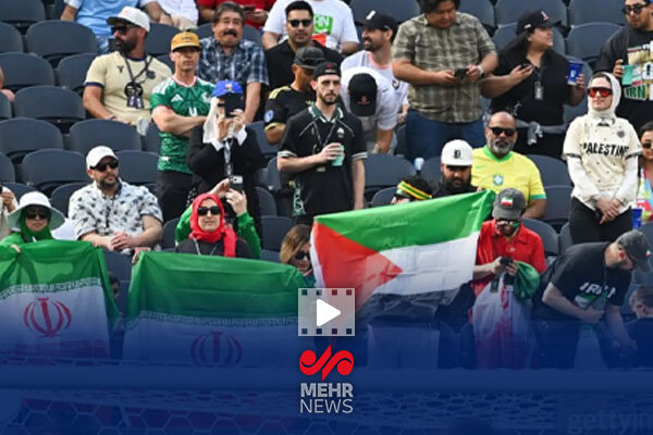 شادی هواداران تیم ملی فوتبال ایران پس از گل محبی به نیوزیلند