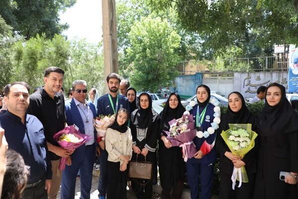 استقبال از دو مدال‌آور کاراته دانشجویان همدان در رقابت‌های جهانی