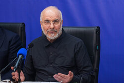 قاڵیباف: ئێران و چین تەوەری بلۆکی نوێی ناوچەن
