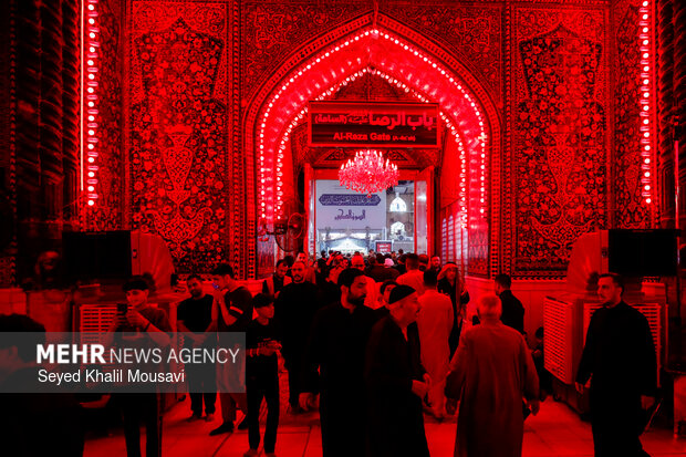 برافراشته شدن پرچم عزا در حرم علوی