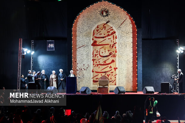 عزاداری شب دوم محرم در میدان تجریش