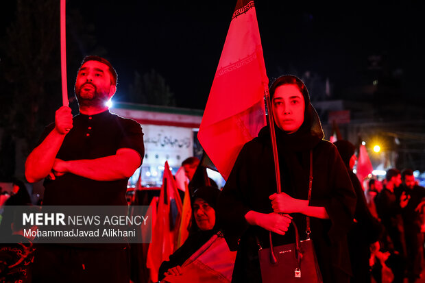 عزاداری شب دوم محرم در میدان تجریش