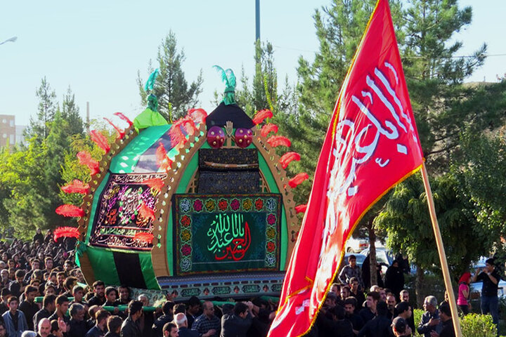 فارس مهد آیین‌های عاشورایی؛ از چک‌چکوی استهبان تا سینه زنی قطاری شیراز