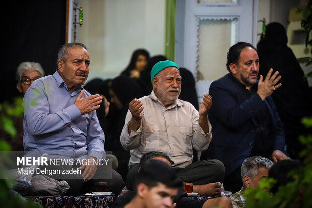 آیین روضه خوانی سنتی در «خانه پاسدار» یزد