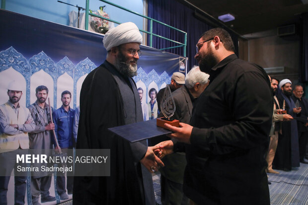 مراسم تجدید بیعت جهادگران با رهبر انقلاب