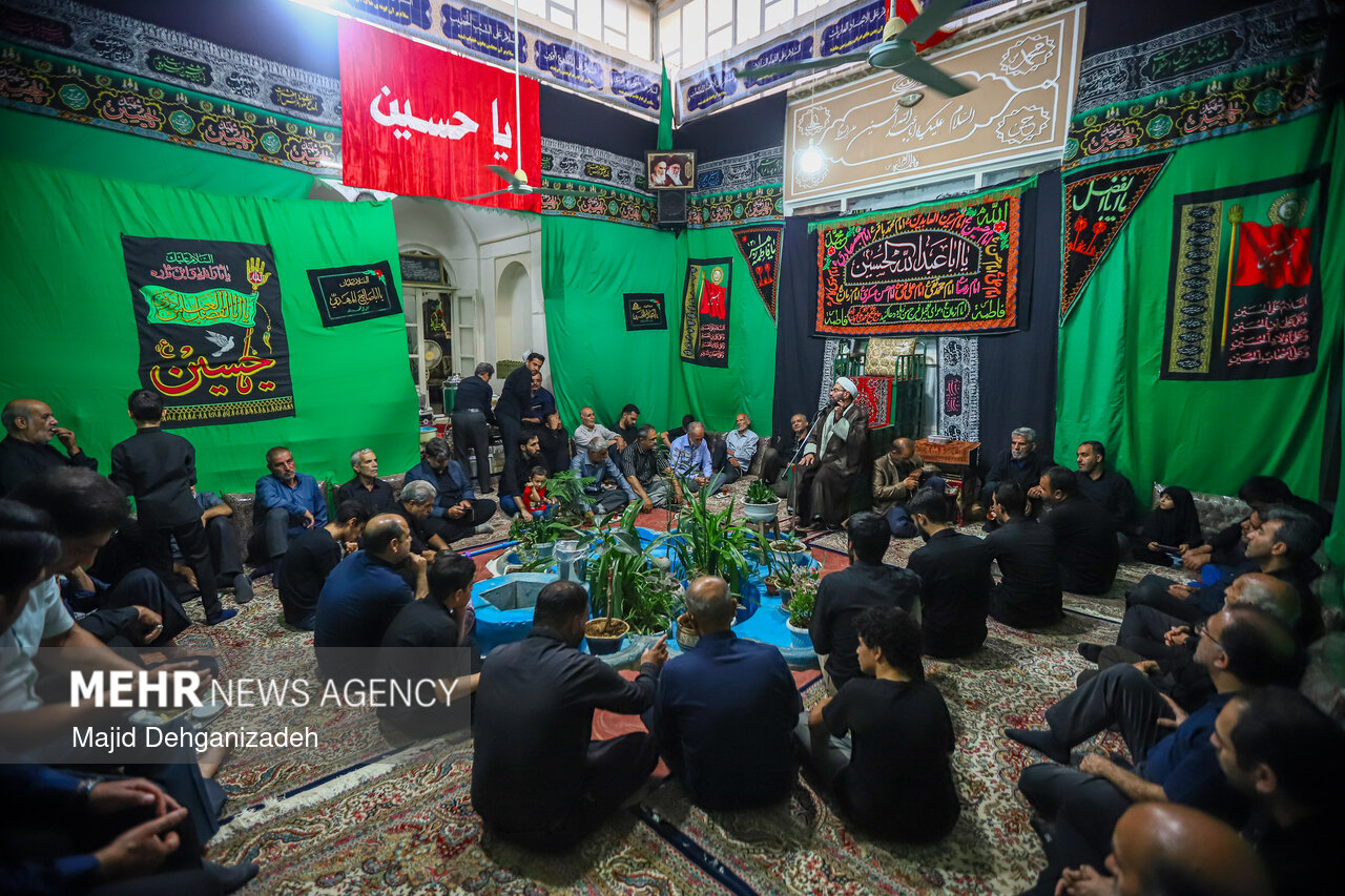 آیین روضه‌خوانی سنتی در «خونه کوچیکُک» یزد