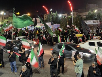 عزاداری شب سوم ماه محرم در میدان آزادی کرمان