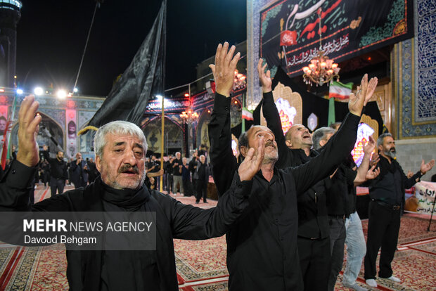 عزاداری سومین شب محرم در حرم رضوی