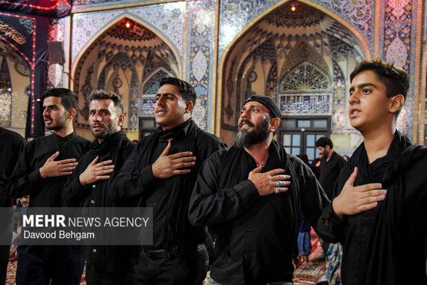 عزاداری سومین شب محرم در حرم رضوی